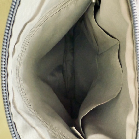 Baggallini Charcoal Camouflage Cross Body Bag - Picture 5 of 7